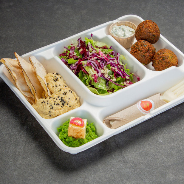 Plateaux-repas équilibrés avec plats chauds et accompagnements frais - Au BonSens des Mets